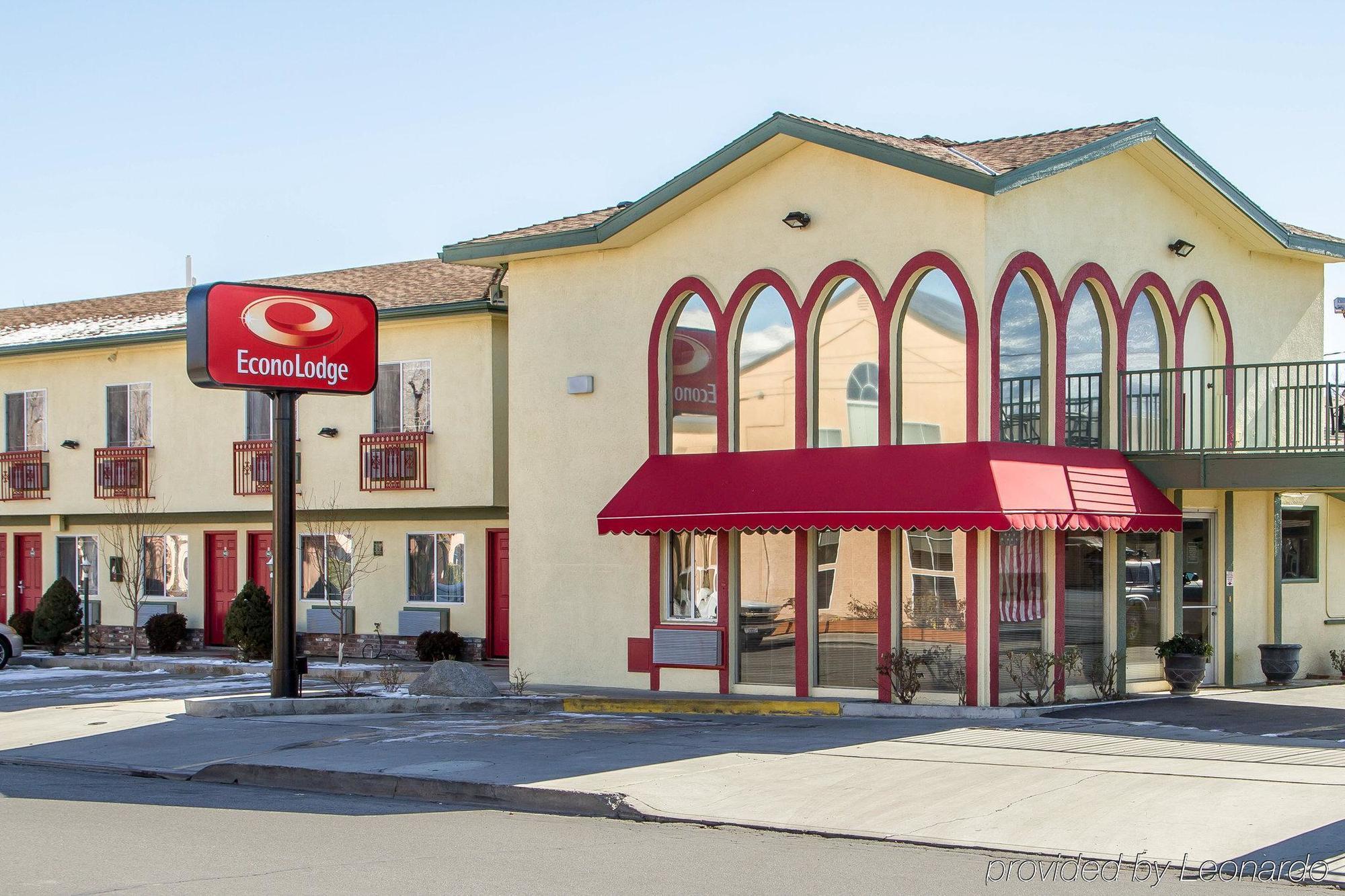 Quality Inn Bishop Near Mammoth Exterior photo